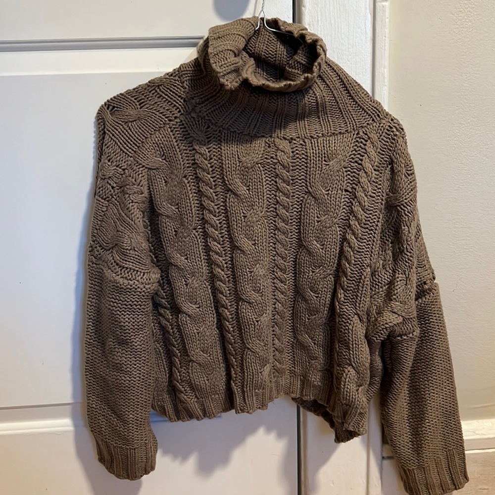 Crop cable knit turtleneck